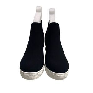 ATHLEFIT Women’s Wedge Black Booties Size‎ 9 New With Box